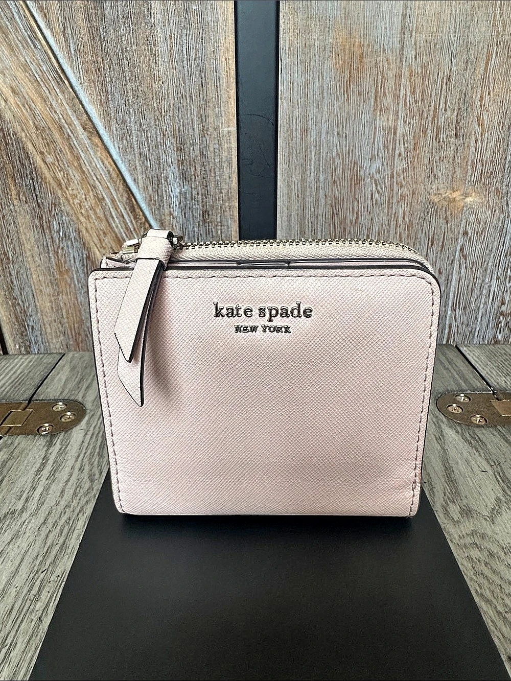 Kate Spade Cameron Small L-Zip Bifold Wallet in Light Crepe Pink